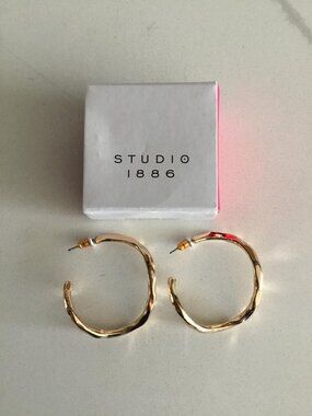 Mother's Day Studio 1886 Gold-Tone Wavy Hoop Earrings New in Box